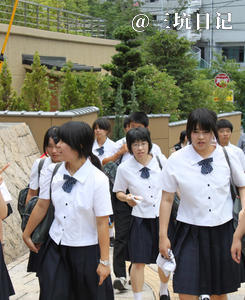 奈良県奈良育英中学高等学校 (中学)校服制服照片图片5